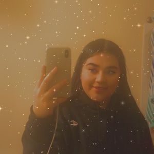 Meet your Posher, Esmeralda